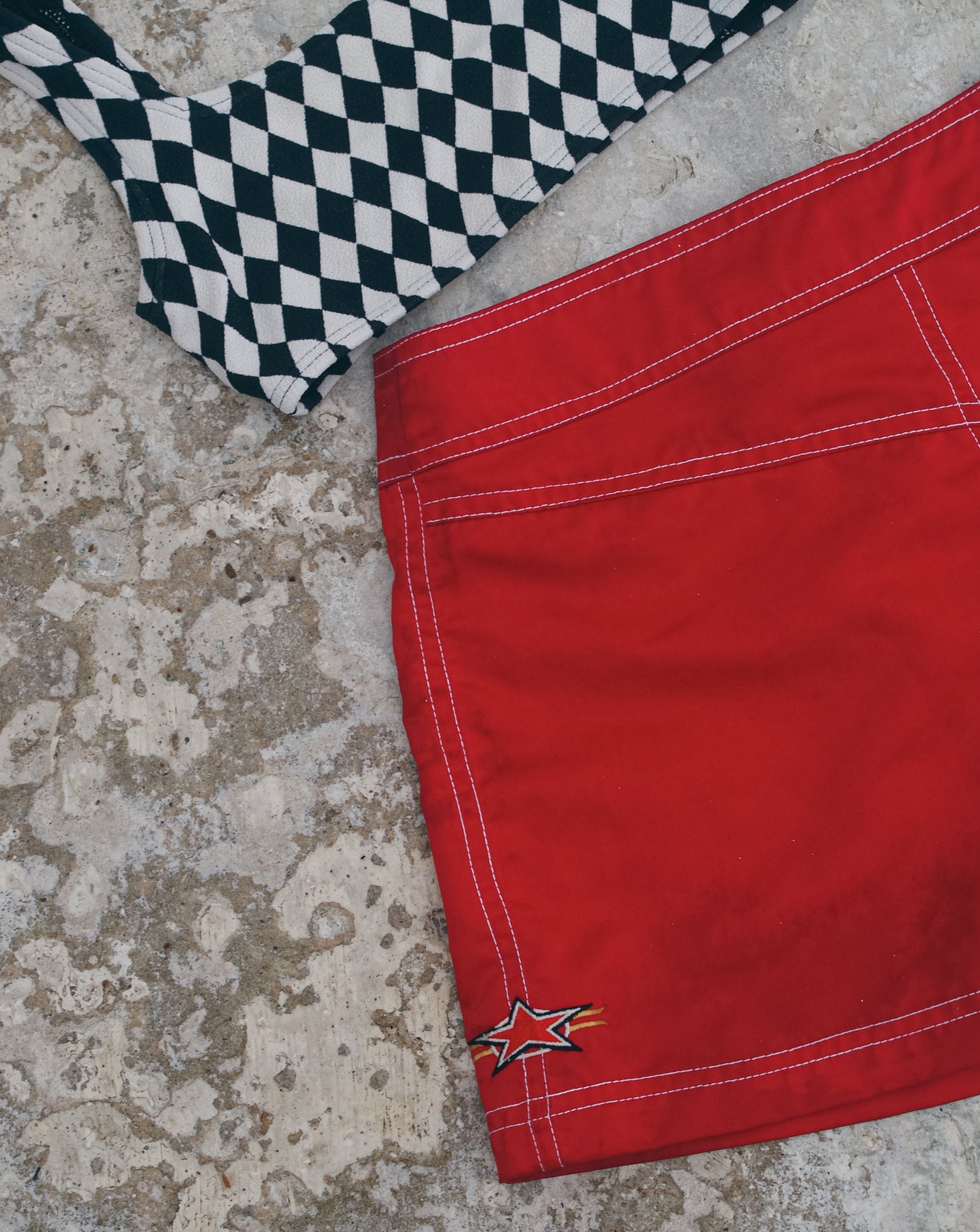 CLASSIC BOARDSHORTS - RED